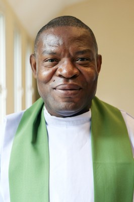 abbe noel makengo identite